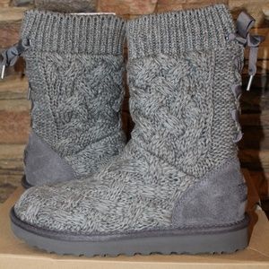 UGG ISLA‎ Sweater Boots HEATHERED CHARCOAL GRAY